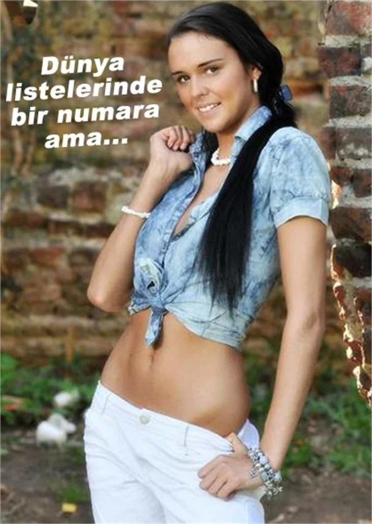 TÜRKİYE'DE SANSÜRLÜ ÇALINIYOR...