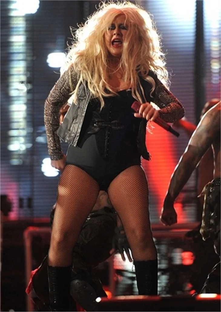 CHRISTINA AGUILERA HAYAL KIRIKLIĞI YARATTI!