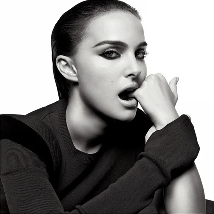 Natalie Portman'dan çok özel pozlar..
