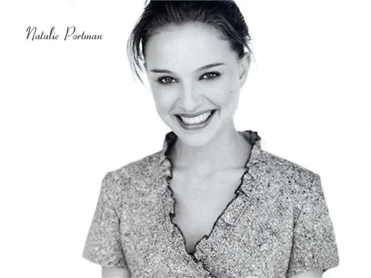 Natalie Portman'dan çok özel pozlar..