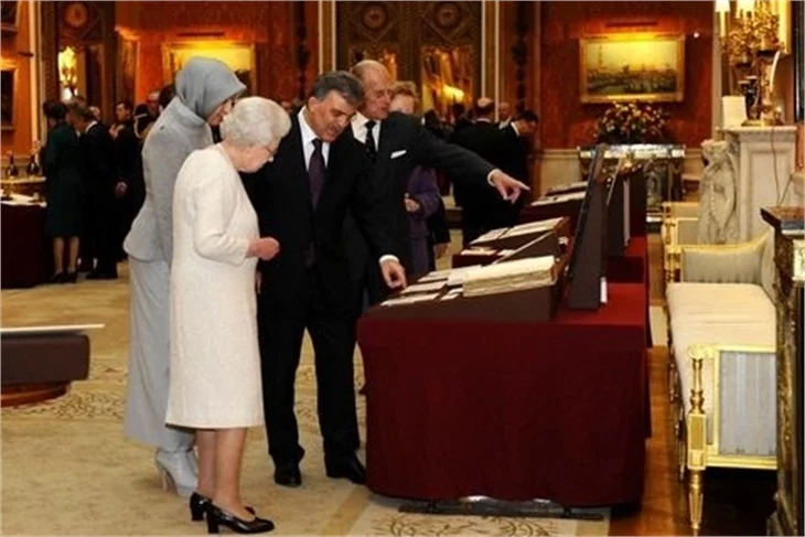 Cumhurbaşkanı Gül'e Londra'da karşılama töreni