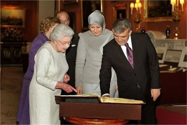 Cumhurbaşkanı Gül'e Londra'da karşılama töreni