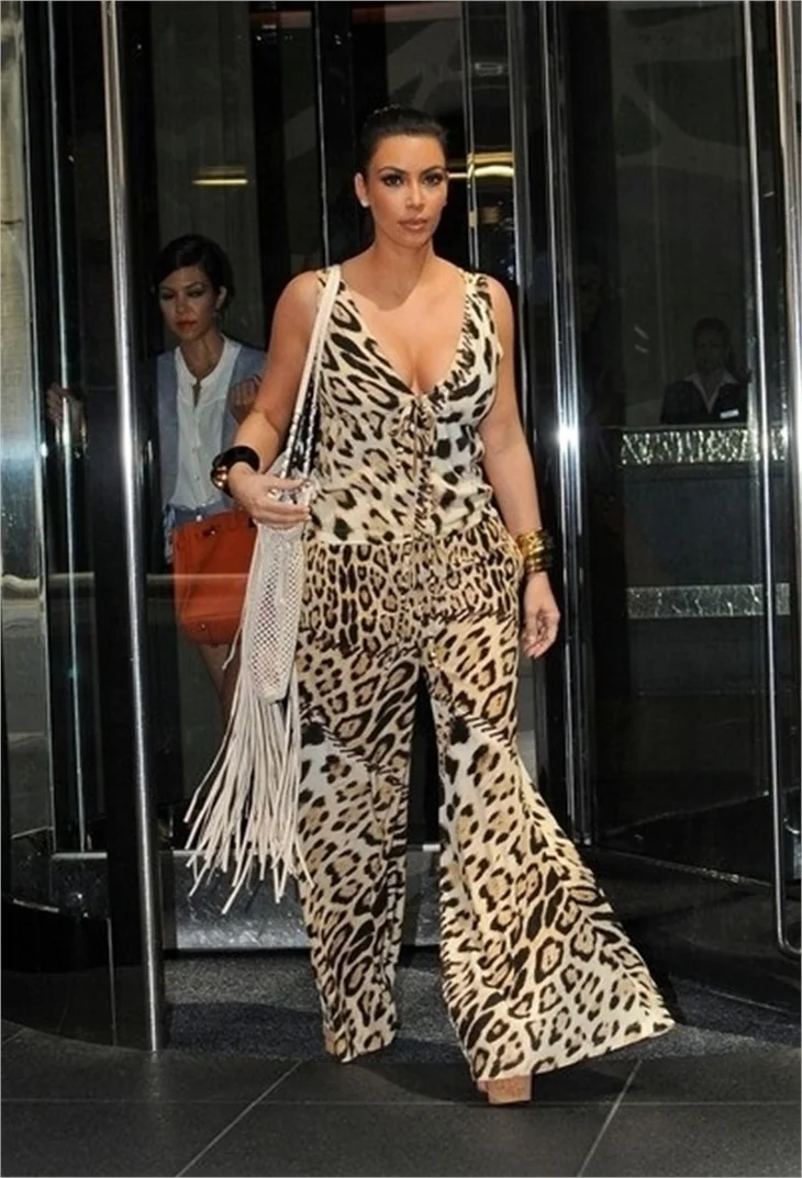 Kim Kardashian'ın giyim tarzı..