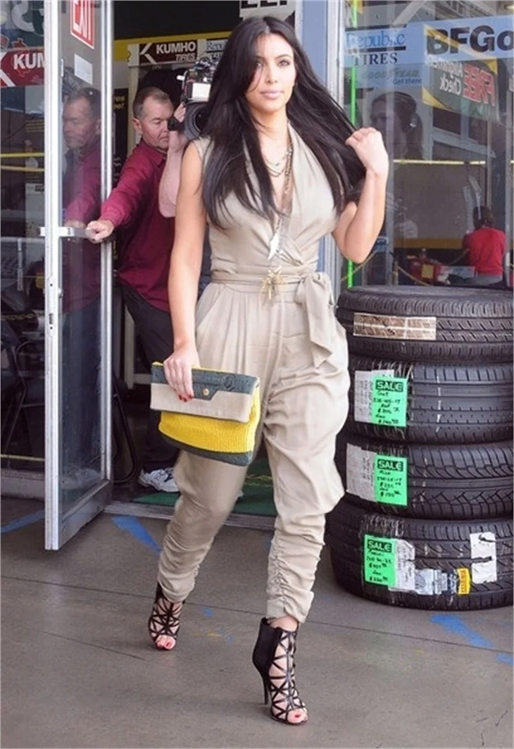 Kim Kardashian'ın giyim tarzı..