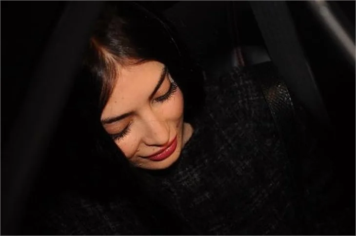 Sergen Yalçın ve Melike İpek Yalova aynı mekanda eğlendi..