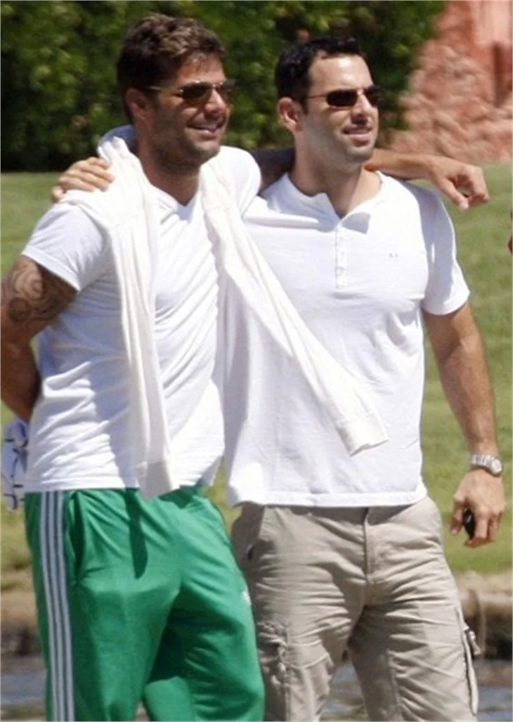 RICKY MARTIN ERKEK ARKADAŞIYLA EVLENİYOR!