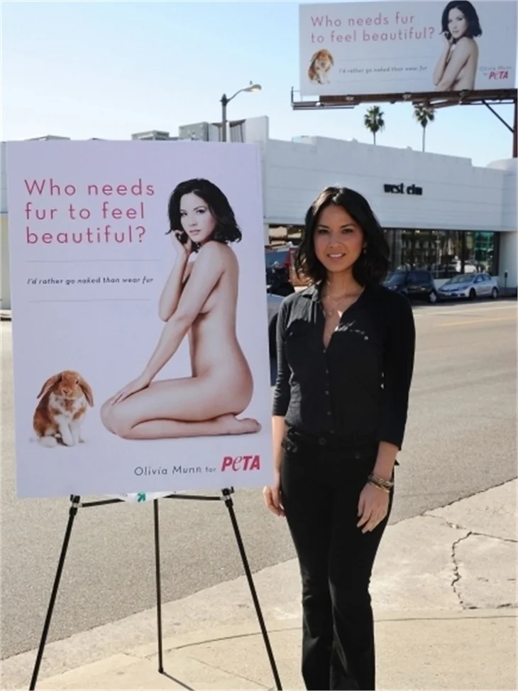 Seksi Olivia Munn PETA için soyundu!