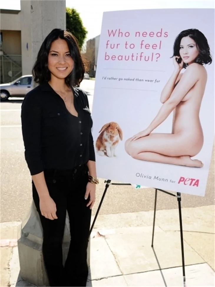 Seksi Olivia Munn PETA için soyundu!