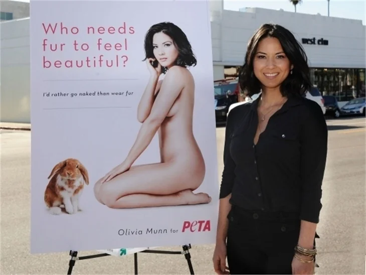 Seksi Olivia Munn PETA için soyundu!