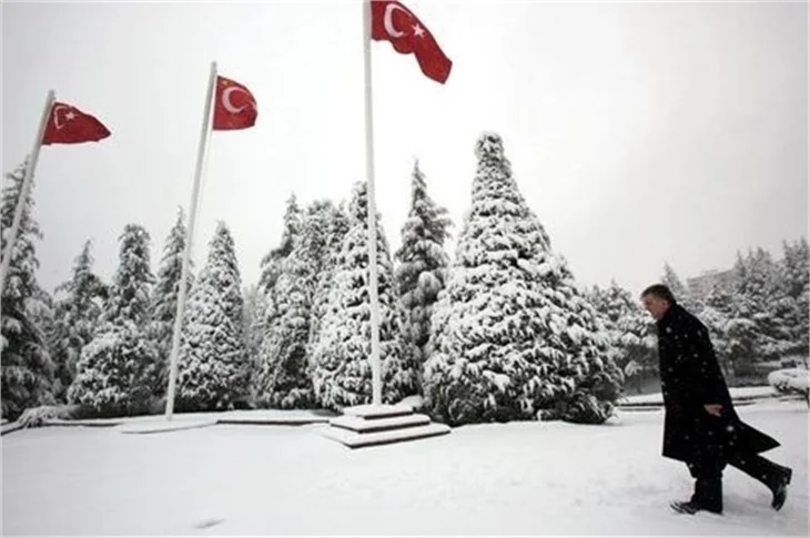 Abdullah Gül'ün köşkteki kar sefası
