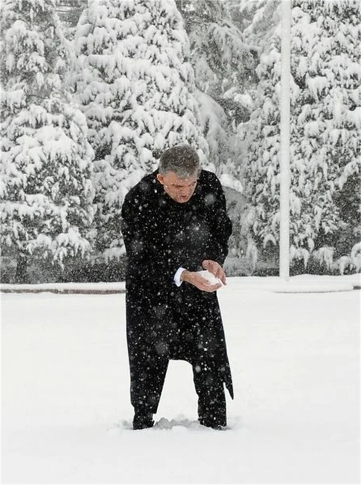 Abdullah Gül'ün köşkteki kar sefası