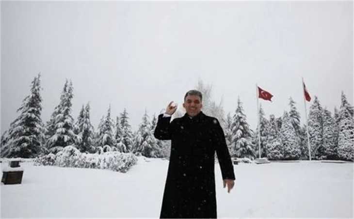 Abdullah Gül'ün köşkteki kar sefası