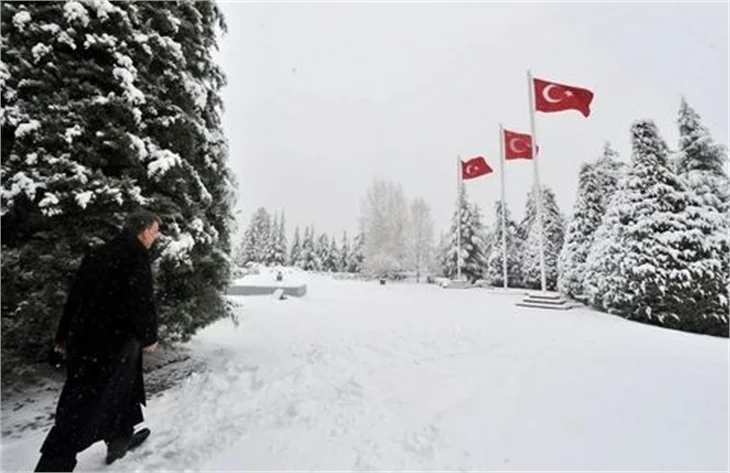 Abdullah Gül'ün köşkteki kar sefası