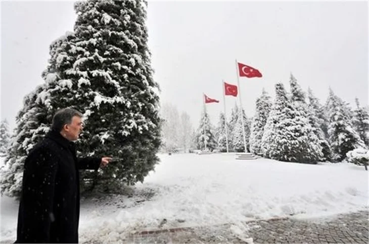 Abdullah Gül'ün köşkteki kar sefası