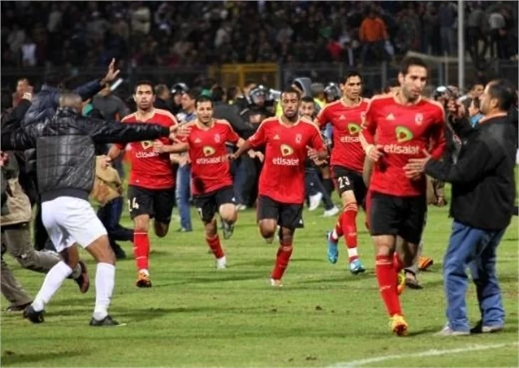 Mısır'da futbol maçında olaylar çıktı, 74 ölü