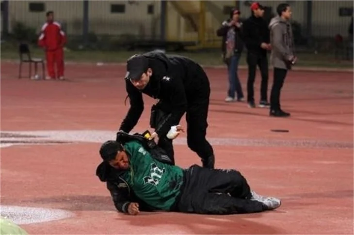 Mısır'da futbol maçında olaylar çıktı, 74 ölü