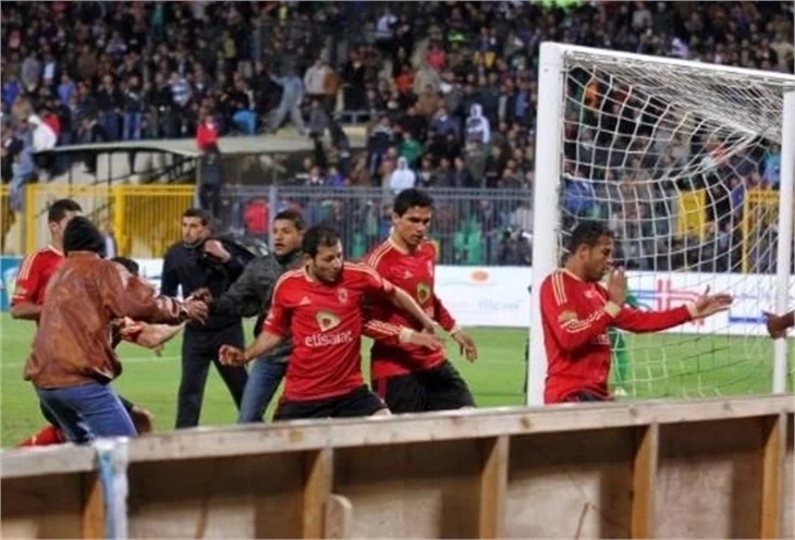 Mısır'da futbol maçında olaylar çıktı, 74 ölü