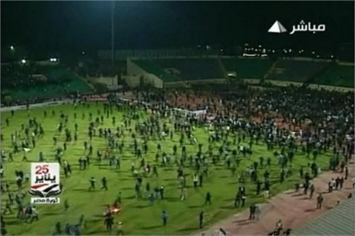 Mısır'da futbol maçında olaylar çıktı, 74 ölü