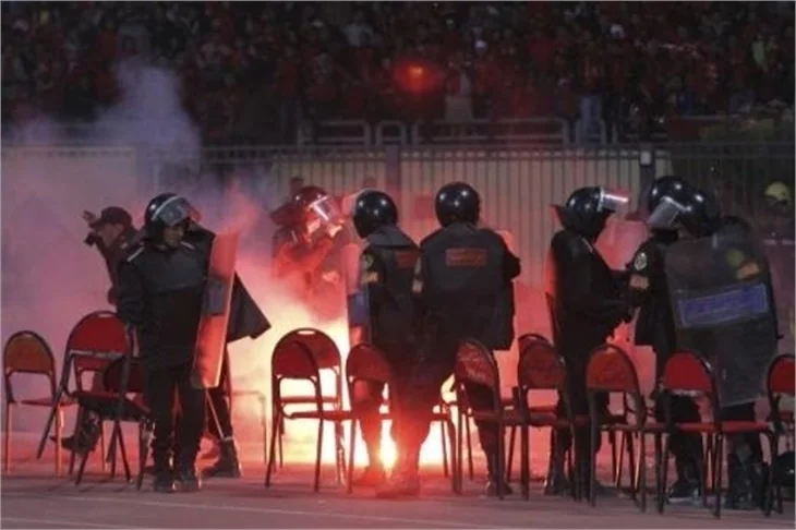 Mısır'da futbol maçında olaylar çıktı, 74 ölü