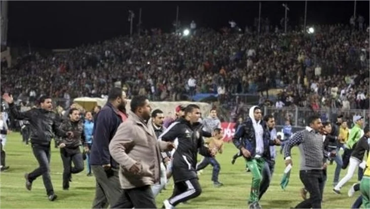 Mısır'da futbol maçında olaylar çıktı, 74 ölü