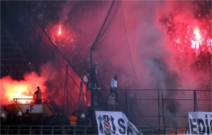 Fenerbahçe - Beşiktaş maçında olaylar çıktı...