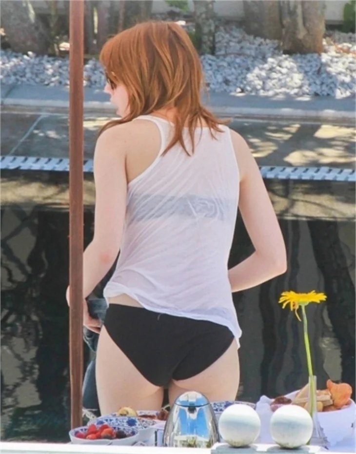 Emma Stone' nin güneşlenme keyfi
