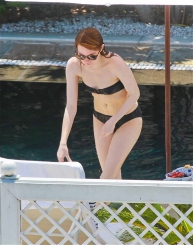 Emma Stone' nin güneşlenme keyfi
