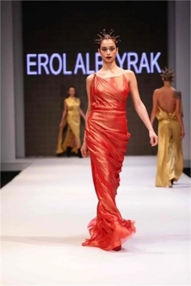 Fashion Week Erol Albayrak defilesi