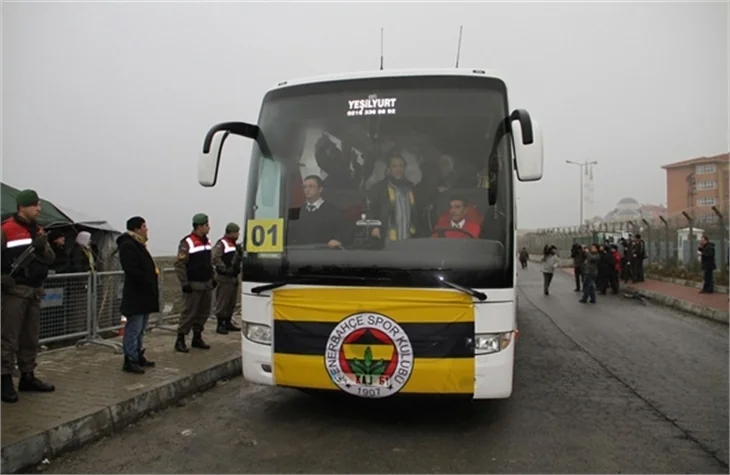 Fenerbahçe taraftarı Silivri'de..