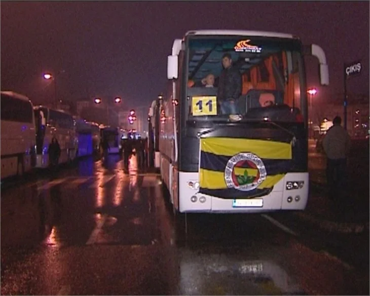 Fenerbahçe taraftarı Silivri'de..