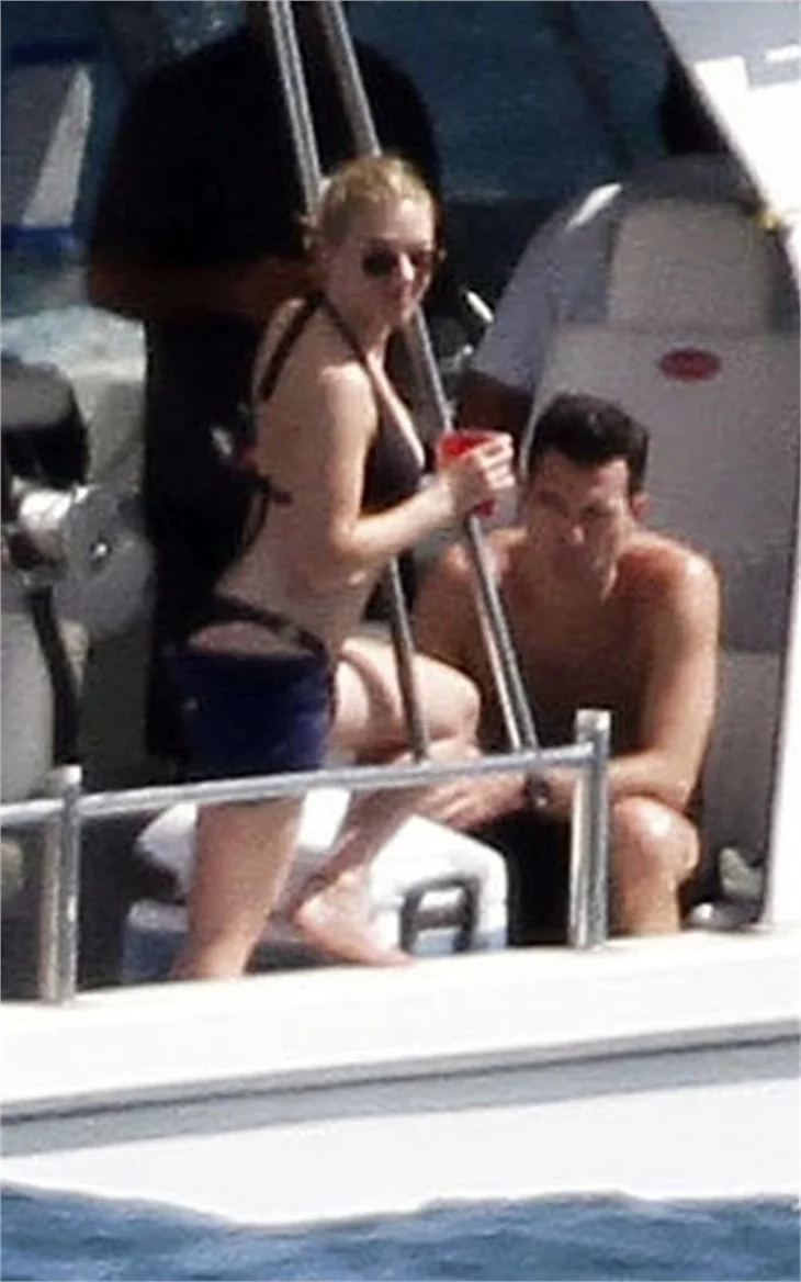 Scarlett Johansson sevgilisi Nate Taylor'la yakalandı!