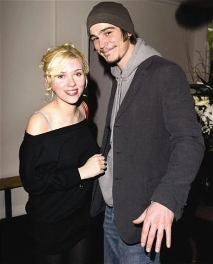 Scarlett Johansson'un lüks yattaki aşkı!