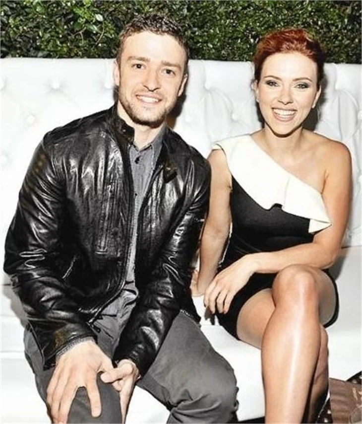 Scarlett Johansson'un lüks yattaki aşkı!