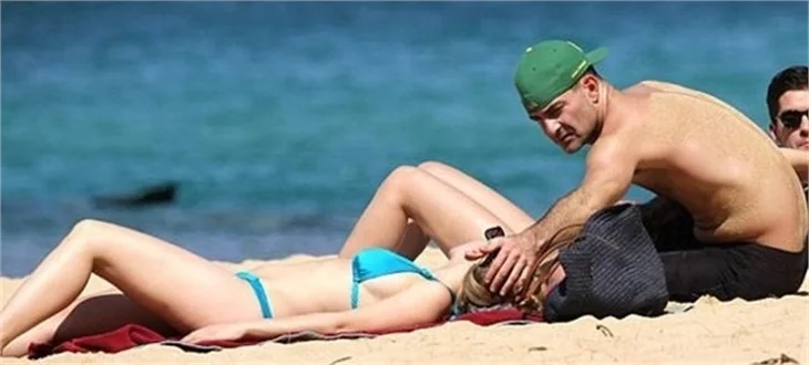 Scarlett Johansson'un lüks yattaki aşkı!