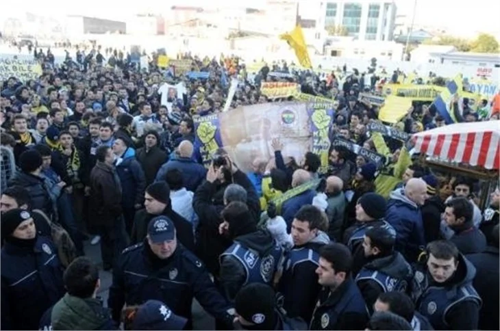 Fenerbahçeli taraftarlar Çağlayan Adliyesi'nde