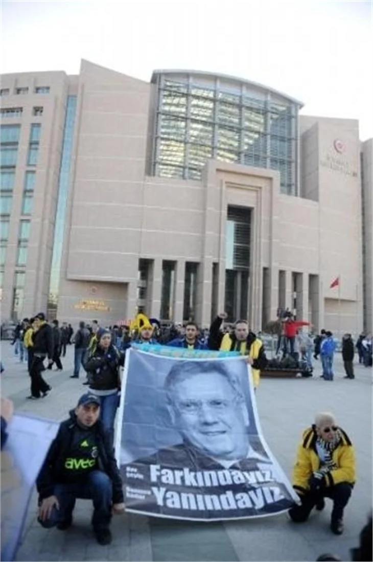 Fenerbahçeli taraftarlar Çağlayan Adliyesi'nde