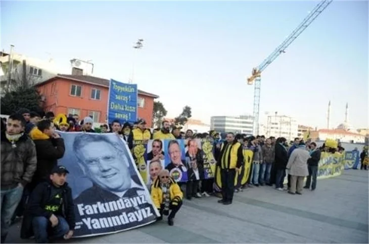 Fenerbahçeli taraftarlar Çağlayan Adliyesi'nde