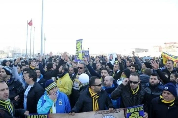 Fenerbahçeli taraftarlar Çağlayan Adliyesi'nde