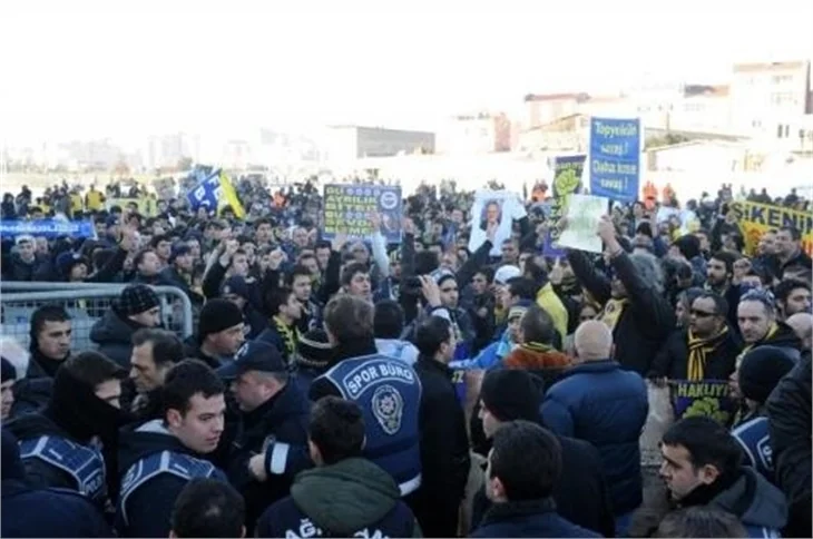 Fenerbahçeli taraftarlar Çağlayan Adliyesi'nde