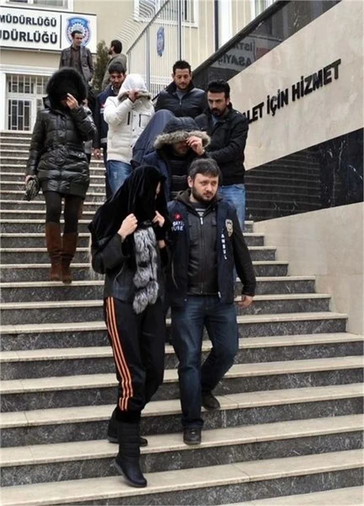 İstanbul'da gizli kamera çetesi