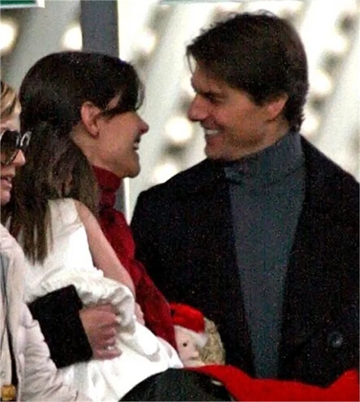 Katie Holmes üstsüz çekimiyle gündemde!