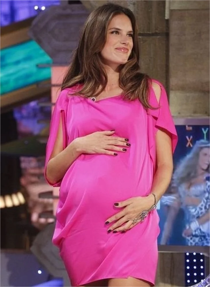 En seksi hamile: Alessandra Ambrosio
