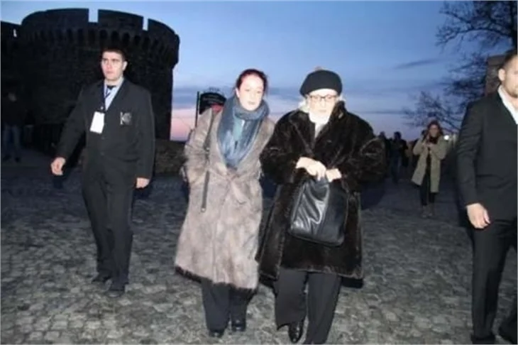 Yaprak Dökümü oyuncuları Belgrad'da