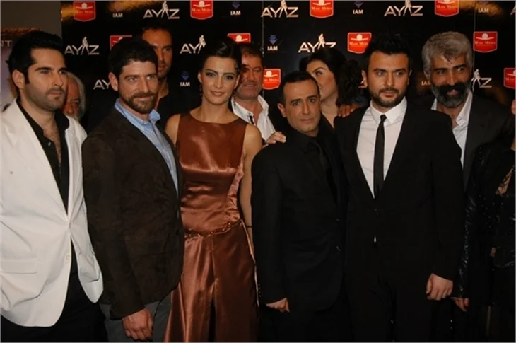 Ayaz filmi galasından kareler
