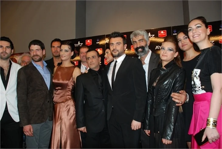 Ayaz filmi galasından kareler