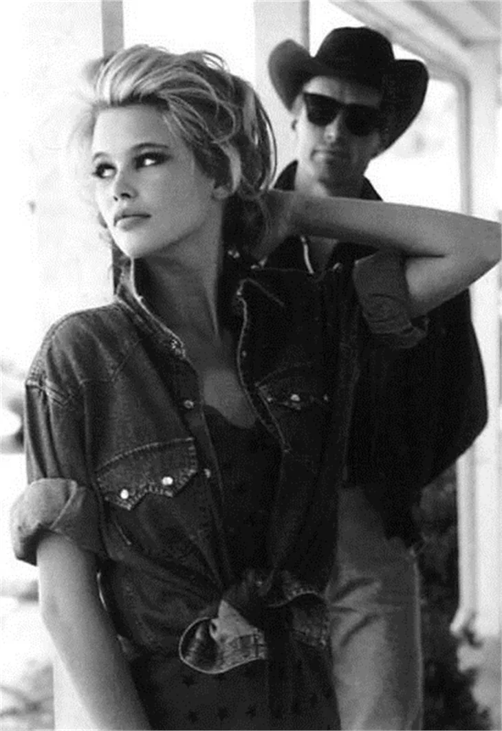 Yıllar Claudia Schiffer'dan hiçbir şey götürmemiş!
