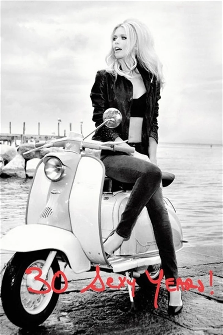Yıllar Claudia Schiffer'dan hiçbir şey götürmemiş!