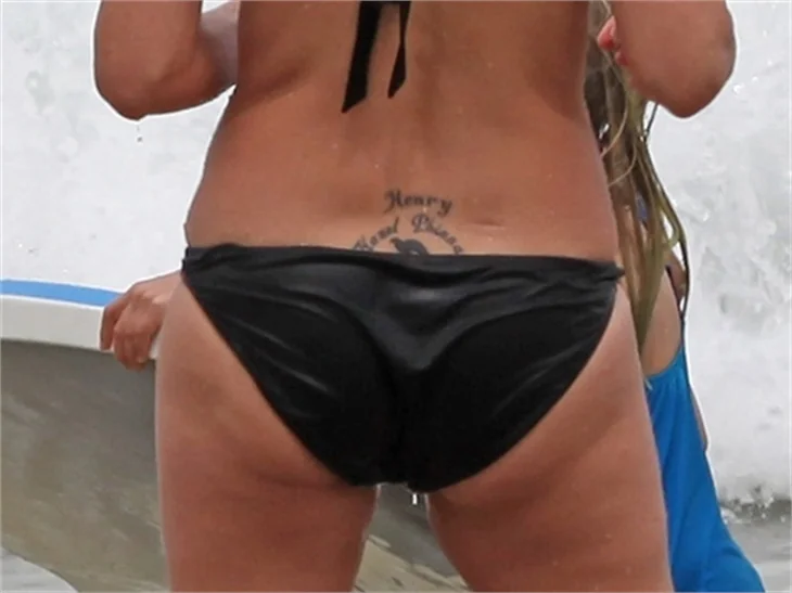 Özel kadın Julia Roberts'dan bikini şov!