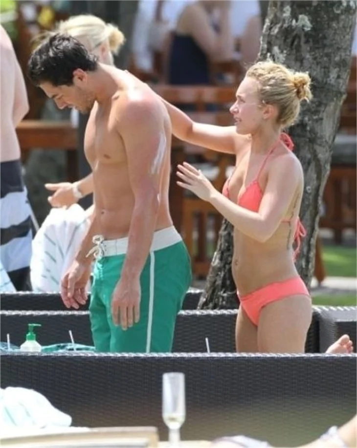 Aktrist Hayden Panettiere, bikiniyle tenis oynadı!