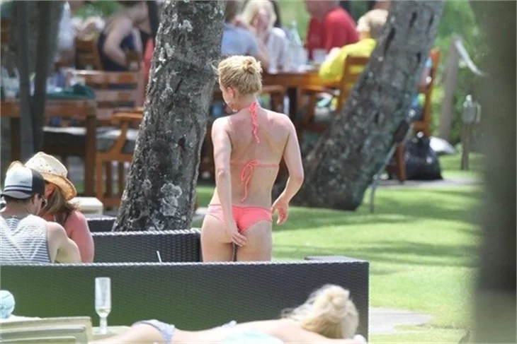 Aktrist Hayden Panettiere, bikiniyle tenis oynadı!